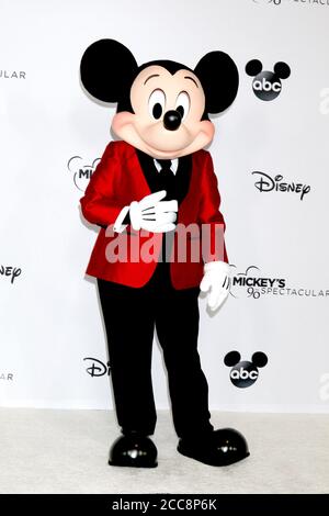 LOS ANGELES - OCT 6: Mickey Mouse bei der 90. Spektakulären Aufnahme des Mickey im Shrine Auditorium am 6. Oktober 2018 in Los Angeles, CA Stockfoto