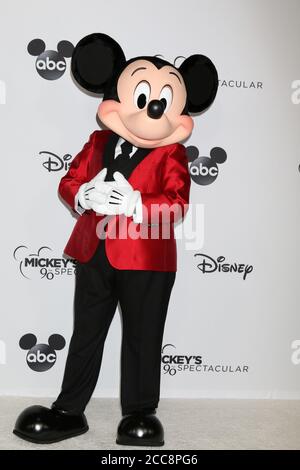 LOS ANGELES - OCT 6: Mickey Mouse bei der 90. Spektakulären Aufnahme des Mickey im Shrine Auditorium am 6. Oktober 2018 in Los Angeles, CA Stockfoto