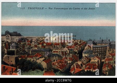 Normandie, Calvados (14), Trouville : vue panoramique du Casino et des jetees - Carte postale fin 19eme-debüt 20eme siecle Stockfoto