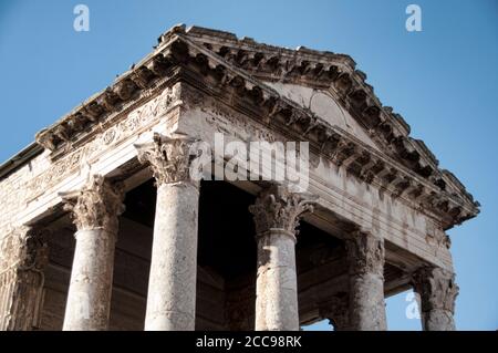 Tempel des Augustus, gewidmet dem ersten römischen Kaiser Augustus, in der Stadt Pula, Kroatien Stockfoto