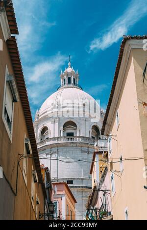 National Pantheon, auch bekannt als die Kirche Santa Engracia, ist ein Denkmal aus dem 17. Jahrhundert in Lissabon, Portugal Stockfoto