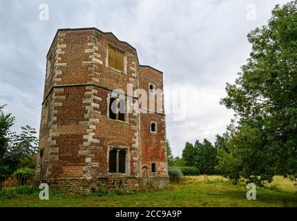 Otford Palace (oder der Erzbischöfliche Palast) in Otford, Kent, Großbritannien. Dies ist der Nord-West-Turm, das Prinzip überlebenden Überreste des Palastes. Stockfoto