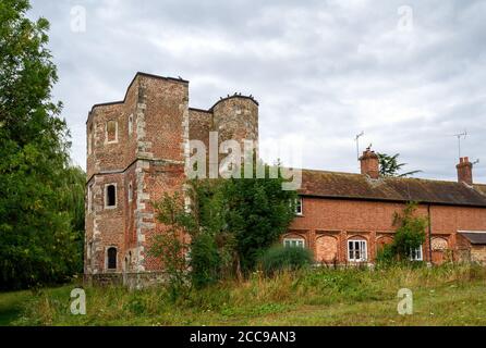 Otford Palace (oder der Erzbischöfliche Palast) in Otford, Kent, Großbritannien. Dies ist der Nord-West-Turm, das Prinzip überlebenden Überreste des Palastes. Stockfoto