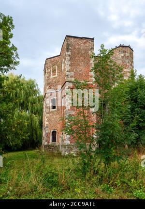 Otford Palace (oder der Erzbischöfliche Palast) in Otford, Kent, Großbritannien. Dies ist der Nord-West-Turm, das Prinzip überlebenden Überreste des Palastes. Stockfoto