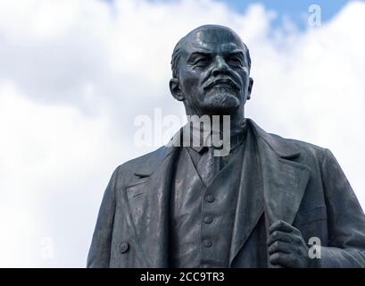 MOSKAU - AUG 09: Denkmal für Wladimir Lenin in Moskau am 09. August. 2020 in russland. Wladimir Lenin war ein russischer Revolutionär, Politiker Stockfoto