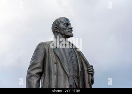 MOSKAU - AUG 09: Denkmal für Wladimir Lenin in Moskau am 09. August. 2020 in russland. Wladimir Lenin war ein russischer Revolutionär, Politiker Stockfoto