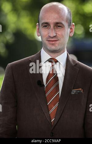 Der leitende Berater des Weißen Hauses, Stephen Miller, spricht während eines Fernsehinterviews im Weißen Haus am Donnerstag, dem 20. August 2020 in Washington, DC. (Foto von Oliver Contreras/SIPA USA) Stockfoto