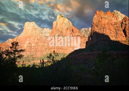 Das Gericht der Patriarchen (Abraham, Isaak und Jakob) in Zion National Park, Utah. Stockfoto