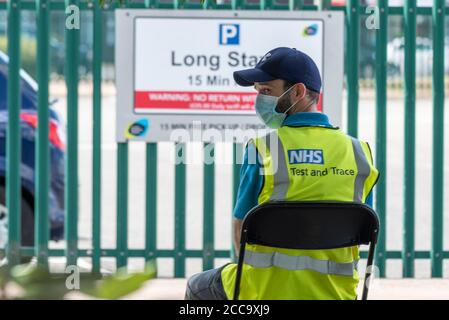 London Southend Airport, Essex, Großbritannien. August 2020. Eine COVID-19-Teststation nutzt einen Parkplatz am London Southend Airport, Essex, Großbritannien Stockfoto