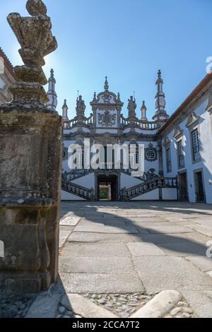 Vila Real / Portugal - 08 01 2020: Blick auf das Außengebäude Solar de Mateus, ikonisch des portugiesischen Barock aus dem 18. Jahrhundert Stockfoto