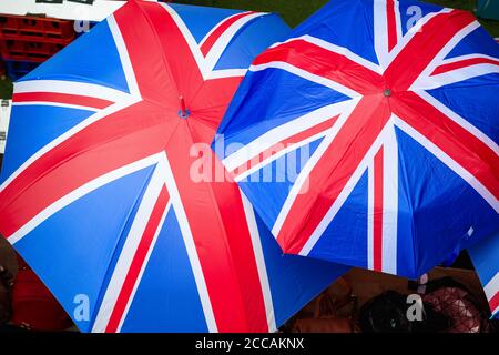 Union Jack, die Nationalflagge des Vereinigten Königreichs, bedruckte Regenschirme auf dem Camden Market in London Stockfoto
