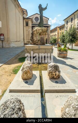 Denkmal von San Francesco, auf der Piazza Mariano Vittori vor der Kathedrale von Rieti. Latium Region, Italien, Europa Stockfoto