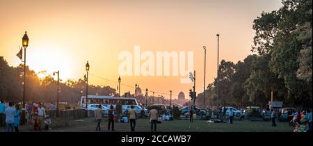 Rajpath Road vom India Gate war Memorial an Rashtrapati Bhavan. Die effizienteste Straße des Landes. Die Straße verbindet die Heimat des indischen Präsidenten. Stockfoto