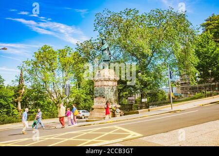 Edinburgh Schottland 6.Aug 2020 Bronzestatue eines Soldaten von Die schwarze Uhr auf einem Denkmal für die Offiziere und Männer dieses Regiments, die in den Bo gefallen sind Stockfoto