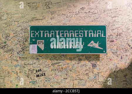 Nevada, AUG 9, 2020 - ET Highway Sign in the Alien Research Center Stockfoto