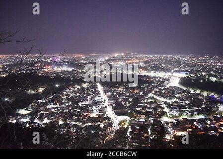 City Night Blick von Shri Manshapurna Karni Mata Tempel für Stadt - Udaipur Indien. Stockfoto