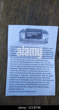 Demonstration gegen die Veranstaltung: Lisa Eckhart - die Vorteile des Lasters in der Freilichtbühne Junge Garde in Dresden.20.08.2020 Stockfoto