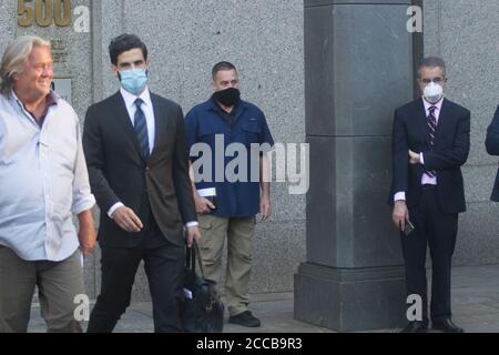 New York, USA. 20. August 2020, Steve Bannon verlässt SDNY nach Plädoyer nicht schuldig, Foto: Matthew Russell Lee / Inner City Press Kredit: Matthew Russell Lee/Alamy Live News Stockfoto