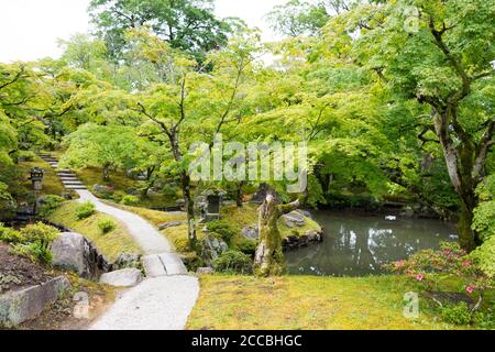 Unterer Garten in der kaiserlichen Villa Shugakuin (Shugakuin Rikyu) in Kyoto, Japan. Es wurde ursprünglich vom pensionierten Kaiser Go-Mizunoo gebaut. Stockfoto