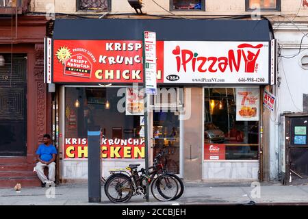 Krispy Krunchy Chicken, iPizzaNY, 1354 Ninth Ave, New York, NYC Schaufensterfoto eines gebratenen Hühnchens und einer Pizza-Shop-Kette in Manhattan Harlem. Stockfoto