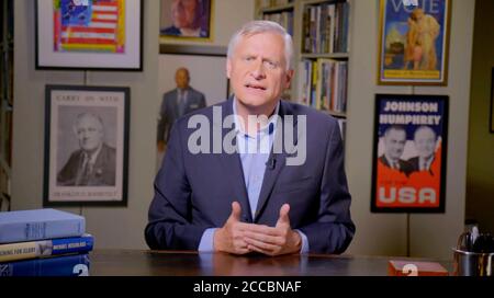 In diesem Bild aus dem Video-Feed der Demokratischen Nationalversammlung macht der Historiker John Meacham Bemerkungen zur letzten Nacht der Konvention am Donnerstag, dem 20. August 2020.Quelle: Democratic National Convention via CNP - Nutzung weltweit Stockfoto