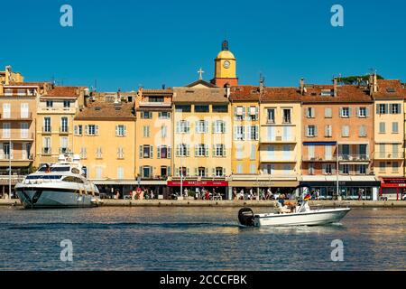 Frankreich. Var (83). Saint-Tropez. Boote im alten Hafen. Stockfoto