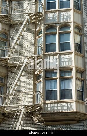 USA, Kalifornien, San Francisco: Feuerflucht in einem Gebäude Stockfoto