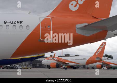 EasyJet Flugzeuge auf ihren Ständen am London Southend Airport Essex VEREINIGTES KÖNIGREICH Stockfoto