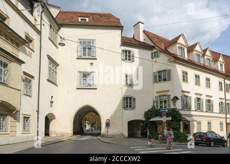 Graz, Österreich. August 2020.PANORAMABLICK auf das Burgtor-Gebäude Stockfoto