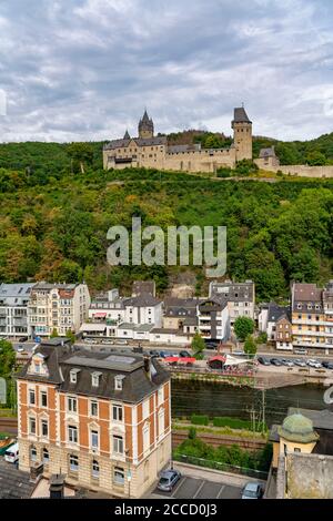 Die Stadt Altena im Sauerland, Märkischer Kreis, Schloss Altena, erste Jugendherberge in Deutschland, Stockfoto