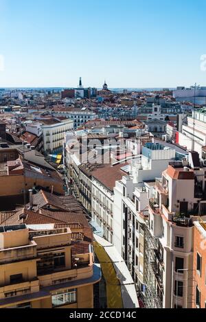 Madrid, Spanien - 15. August 2020: Stadtbild des alten Madrid. Carmen Street, Luftaufnahme Stockfoto