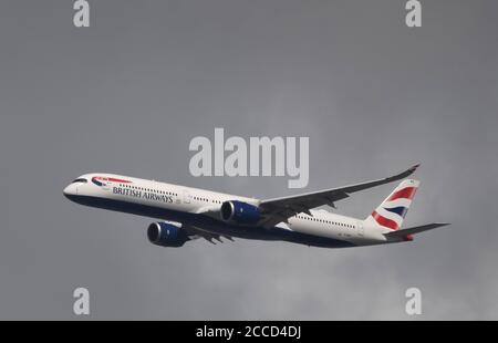 21. August 2020. British Airways Airbus A350 G-XWBA bei der Ankunft am Flughafen London Heathrow aus Bengaluru, Indien. Stockfoto