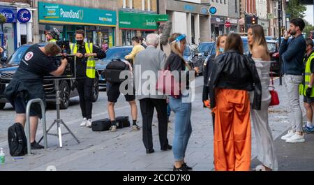 Brentwood Essex 21. August 2020 Filmcrew und Besetzung, berichtet, dass TOWIE Dreharbeiten in Brentwood Essex Quelle: Ian Davidson/Alamy Live News Stockfoto