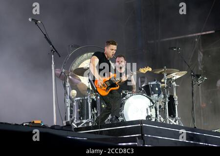 23.8.2019 Richfield Avenue Reading Berkshire UK Royal Blood auf Die Hauptbühne am ersten Tag beim Lesefestival People Im Bild:Mike Kerr Stockfoto