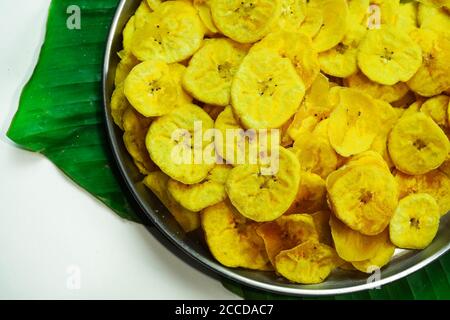 Hausgemachte Kochbananen / Kerala Banana Chips mit Kopierraum Stockfoto