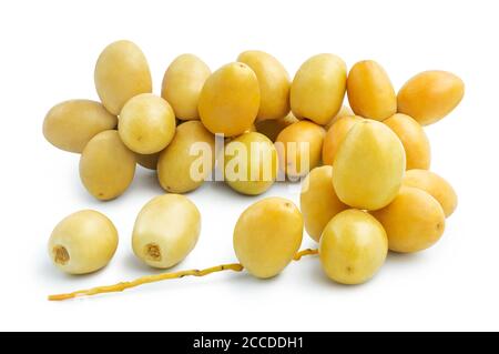 Frische gelbe Datteln Früchte isoliert auf weißem Hintergrund, Clipping Pfad enthalten. Stockfoto