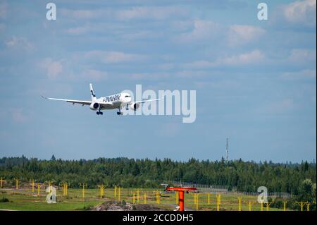 Helsinki / Finnland - 21. August 2020: OH-LWG, Finnair Airbus A350-900-Flug AY102 bei Ankunft am Helsinki-Vantaa Airport. Stockfoto