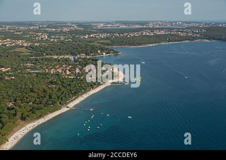 Luftaufnahme, Küste bei Fazana, Istrien, Kroatien Stockfoto
