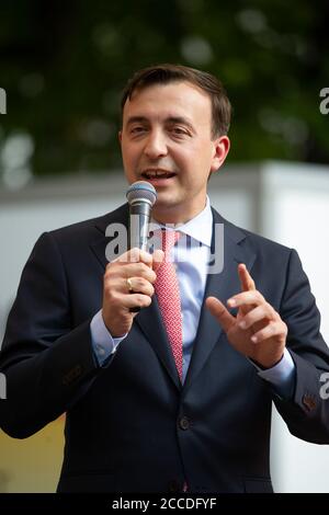 Neuss, Deutschland. August 2020. Paul ZIEMIAK, CDU-Generalsekretär, Wahlkampfstand XXL - Auftakt zum Kommunalwahlkampf der CDU NRW, am 17. August 2020 im Freithof in Neuss, zur weltweiten Nutzung Quelle: dpa/Alamy Live News Stockfoto