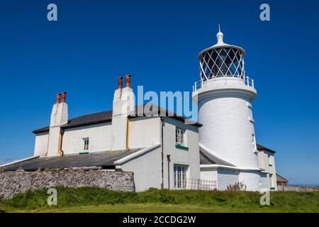 Caldey Lighthouse auf Caldey Island Tenby Pembrokeshire Wales im Auftrag von Trinity House und eröffnet im Jahr 1829, die ein beliebtes ist Reiseziel nach Stockfoto