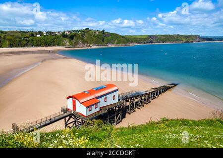 Tenby, Wales, UK , 14. Mai 2018 : die Rettungsbootstation, die eine der belebtesten in Großbritannien und ein beliebtes Wahrzeichen am Meer Touristenattraktion und von ist Stockfoto