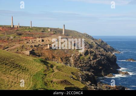 Levant Mine, historische Zinnmine an der Nordküste von Cornwall bei Pendeen. Stockfoto