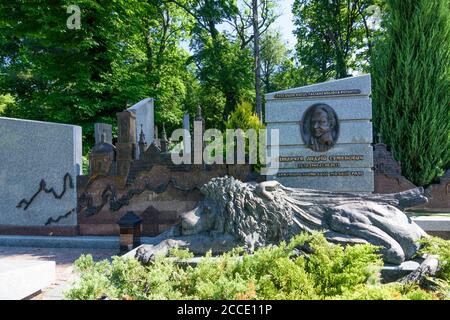 Lwiw (Lwiw, Lemberg), Lytschakiv Friedhof, Grab in Lwiw Oblast, Ukraine Stockfoto