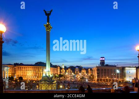 Kiew (Kiew), Maidan Nezalezhnosti (Unabhängigkeitsplatz), Unabhängigkeitsdenkmal in Kiew, Ukraine Stockfoto