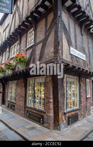 The Shambles mittelalterliche Straße in York, Yorkshire, England Stockfoto