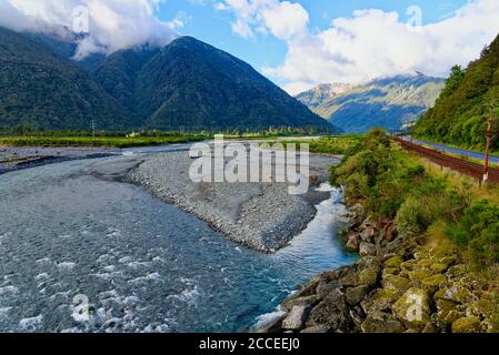 Deception Bridge entlang des Great Alpine Highway bei Arthurs Pass, Neuseeland Stockfoto