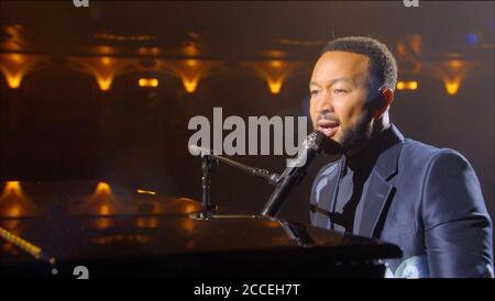20. August 2020, USA: Bild aus dem Video-Feed der Democratic National Convention, der amerikanische Singer-Songwriter John Legend tritt am letzten Abend der Convention am Donnerstag, 20. August 2020 auf (Bild: © Democratic National Convention V/CNP via ZUMA Wire) Stockfoto