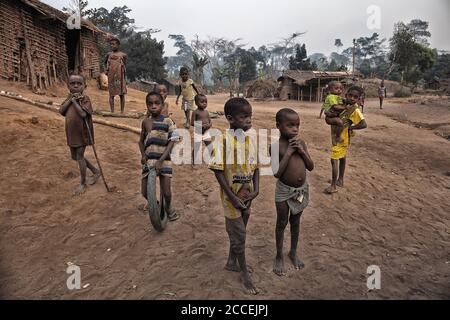 Baka pygmy Stamm in Bayanga. Waldreservat Dzanga-Sanha, Zentralafrikanische Republik Stockfoto