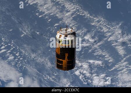 Die Japan Aerospace Exploration Agency H-II Transfer Vehicle-9 Nachschub Schiff schwimmt weg von der Harmony-Modul der Internationalen Raumstation 18. August 2020 in Erde Orbit. Stockfoto