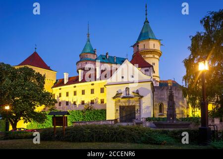 Bojnice, Slowakei - 24. Juli 2018: romantische mittelalterliche Burg mit gotischen und Renaissance-Elementen im 12. Jahrhundert erbaut. Stockfoto